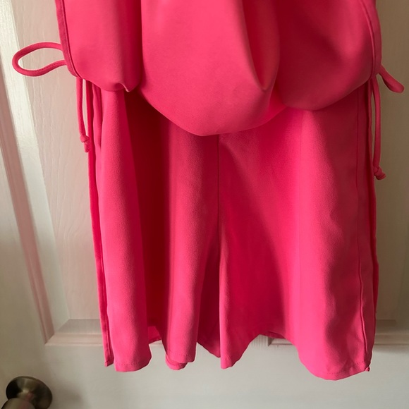 Lilly Pulitzer Pearl Romper, hot pink with gold detail, skort, size 8, Barbie - Picture 6 of 9